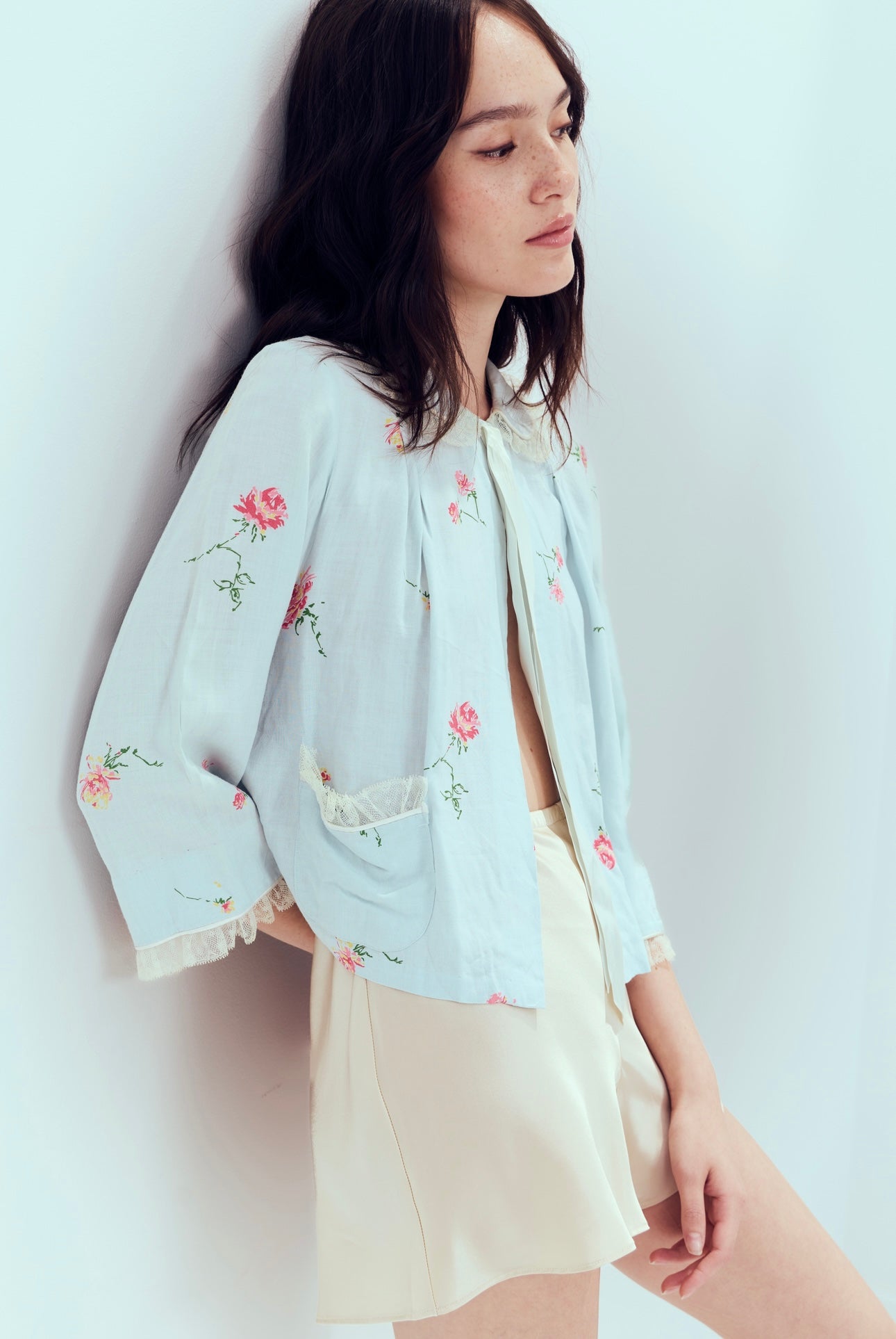 1960s floral baby blue bed jacket