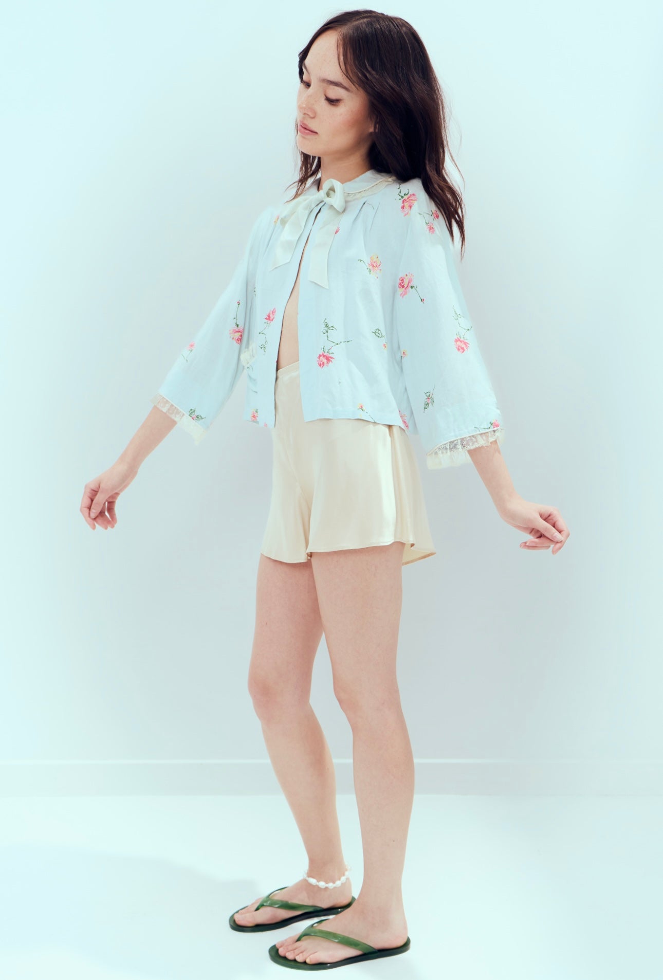 1960s floral baby blue bed jacket