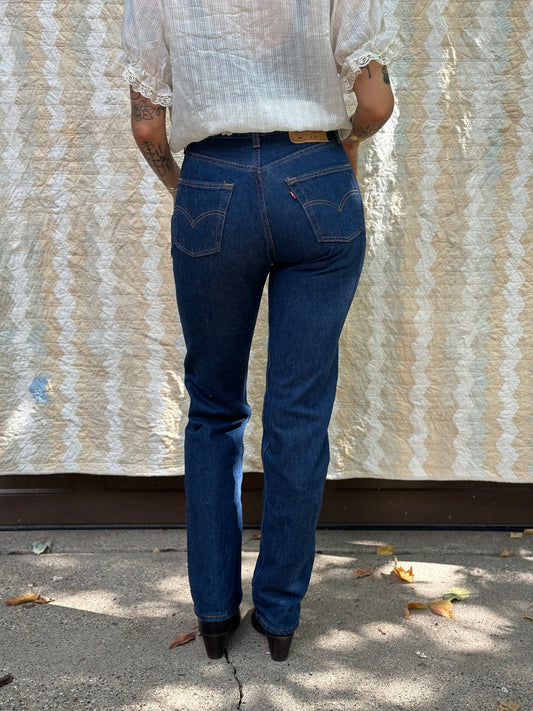 Vintage Dark wash Levi 501s